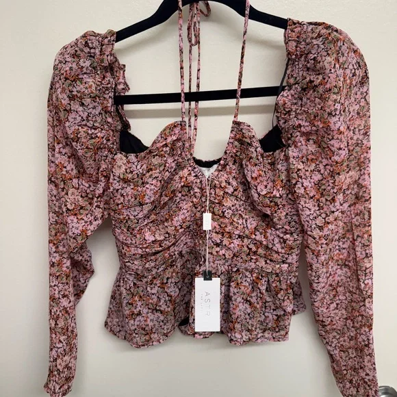 NWT! ASTR the Label Toni Tie Neck Peplum Top - Picture 9 of 12